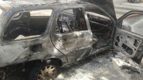 Eskişehir’de otomobil küle döndü: Mahallelinin iddiası dikkat çekti